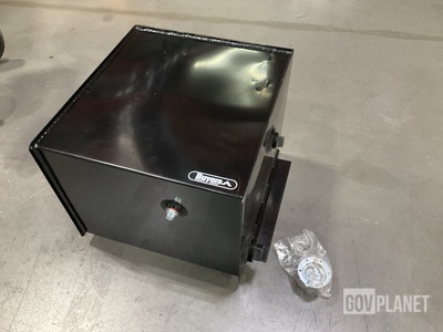 (2) K&A Sales SMR25S Oil Tanks