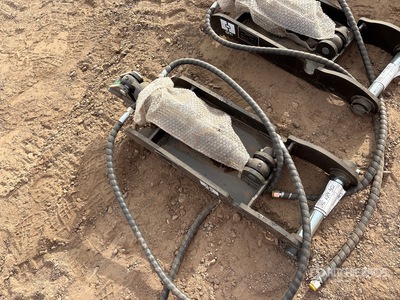 2026 GIYI XJ3T 30 in Hydraulic Pouce d'excavatrice (Unused)