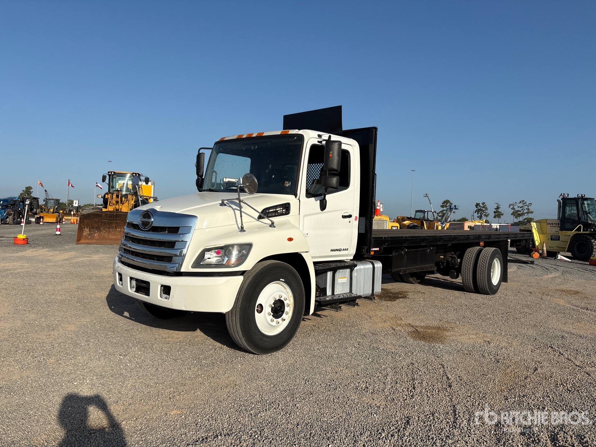 2018 Hino 4x2 Flatbed Truck
