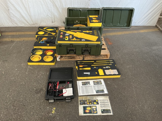 (1) Kippertool Refrigeration Service Kit & (1) Fluke 27/FM Multimeter (1) Kippertool Refrigeration Service Kit & (1) Fluke 27/FM Multimeter