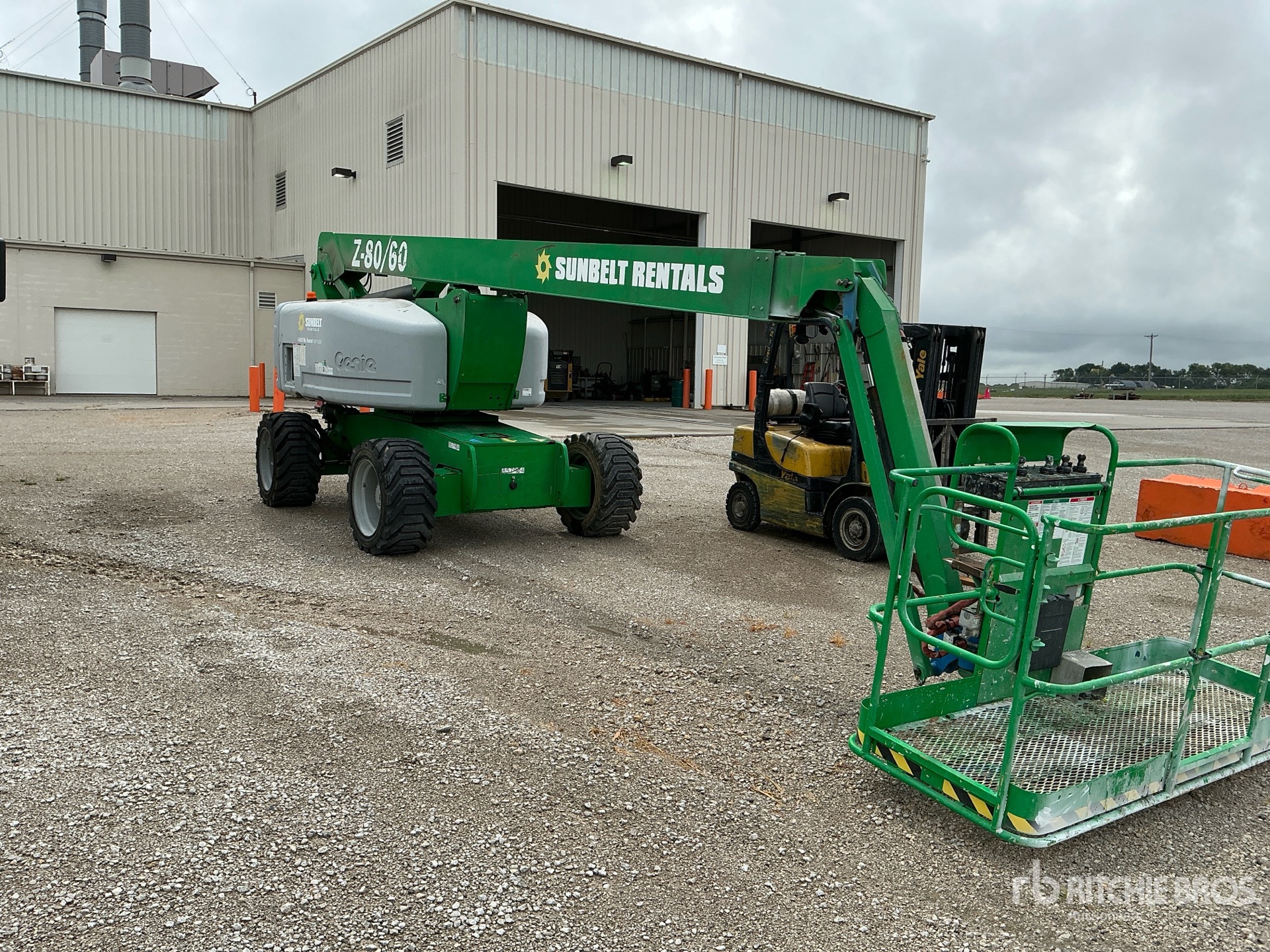 2016 Genie Z80/60 Articulating Boom Lift