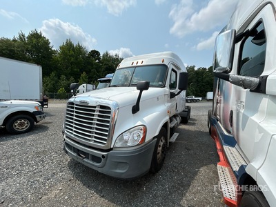 2017 Freightliner Cascadia 113 6x4 T/A Sleeper Truck Tractor