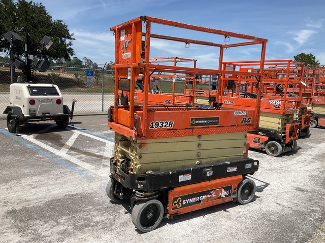 2017 JLG 1932R Electric Scissor Lift