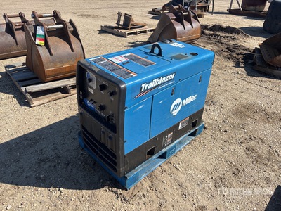 Miller Trailblazer 325 EFI 325 A Multi-Process معدة لحام بمحرك