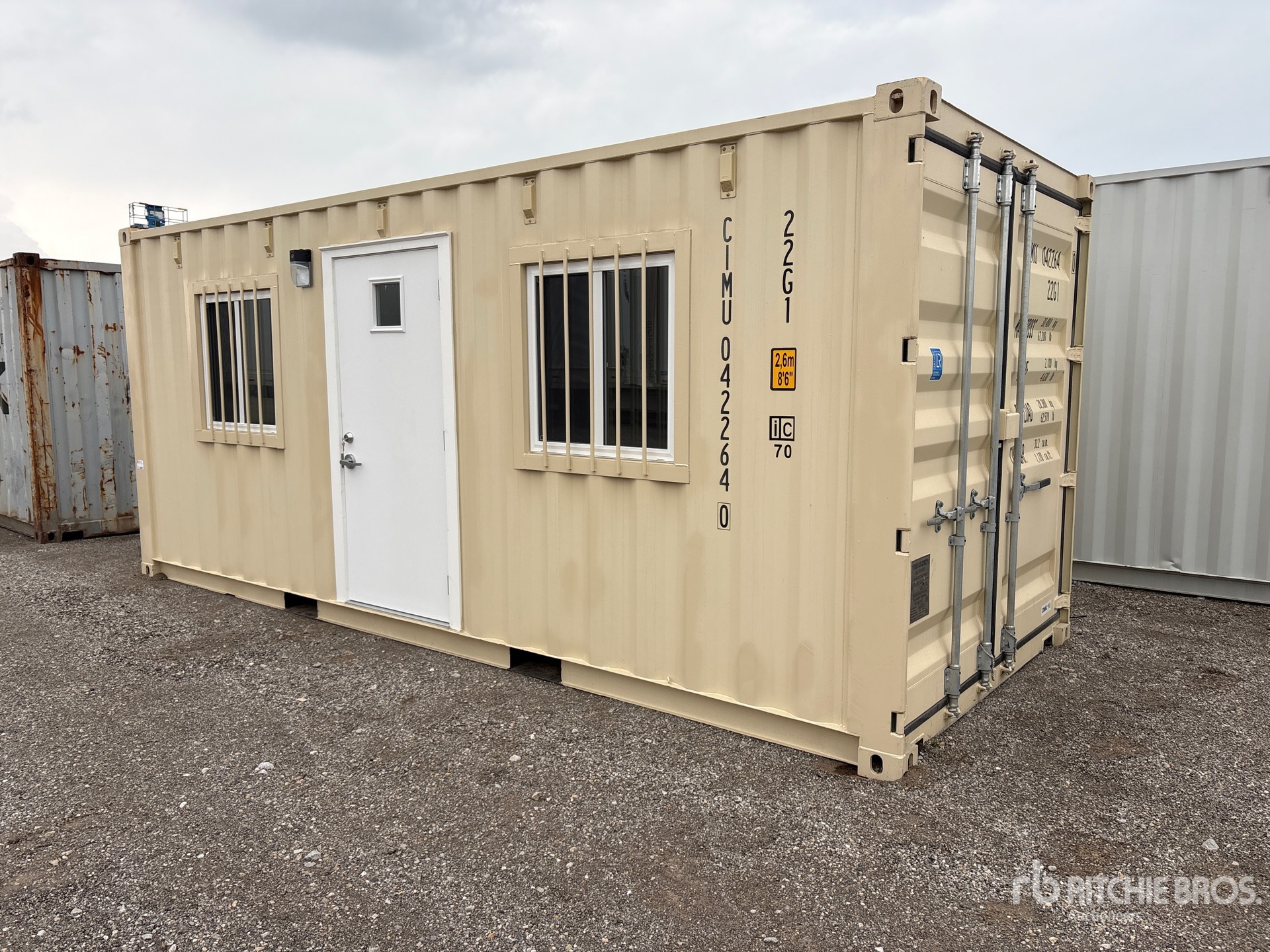 20 ft x 8 ft Frameless Mobile Office
