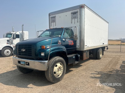 1999 Chevrolet C7500 4x2 Furgoneta caja cerrada