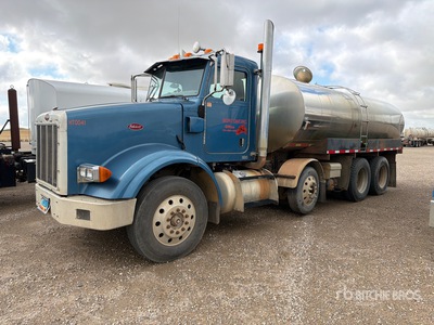 2005 Peterbilt 378 8x4 Tanker Truck