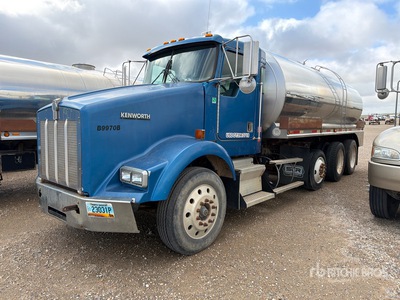 1999 Kenworth T800B 4200 gal 8x4 Tanker Truck
