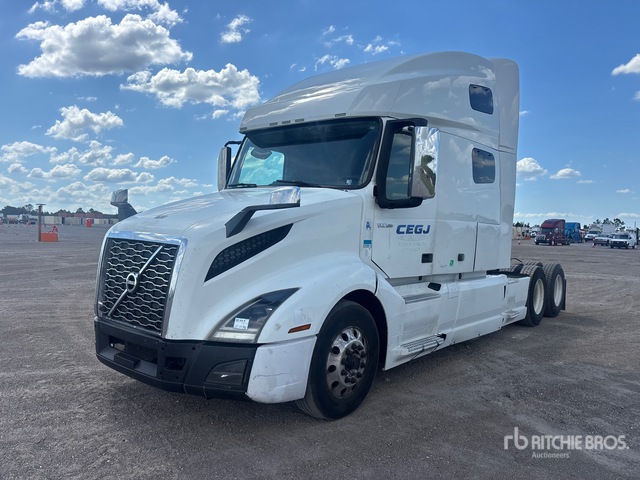 2020 Volvo VNL760 6x4 T/A Sleeper Truck Tractor