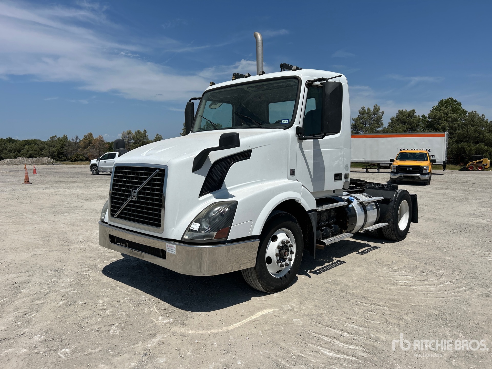 2016 Volvo VNL 4x2 S/A Day Cab Truck Tractor