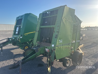 John Deere 435 Presse à balles cylindriques