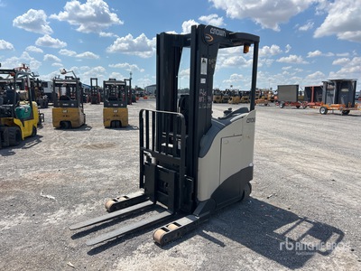 Crown 3500 lb 電動フォークリフト