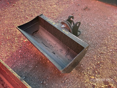 2025 D3T 33 in Hydraulic Tilting Excavator Bucket (Unused)