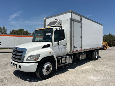 2013 Hino 338 4x2 Camion de déchiquetage mobile