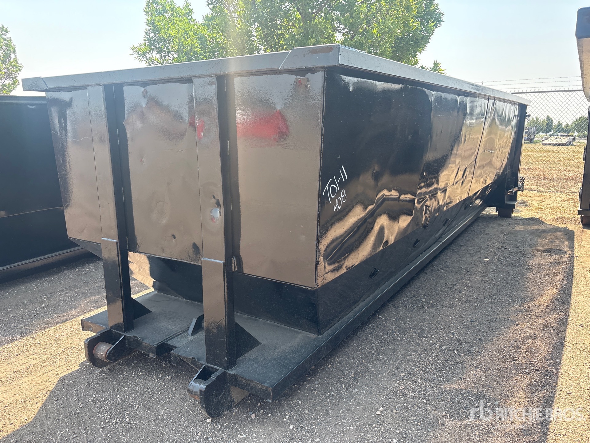 22 ft 30 cyd Roll-Off Container