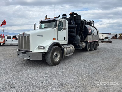 2013 Kenworth T800 12x4 Vacuum Excavator Truck