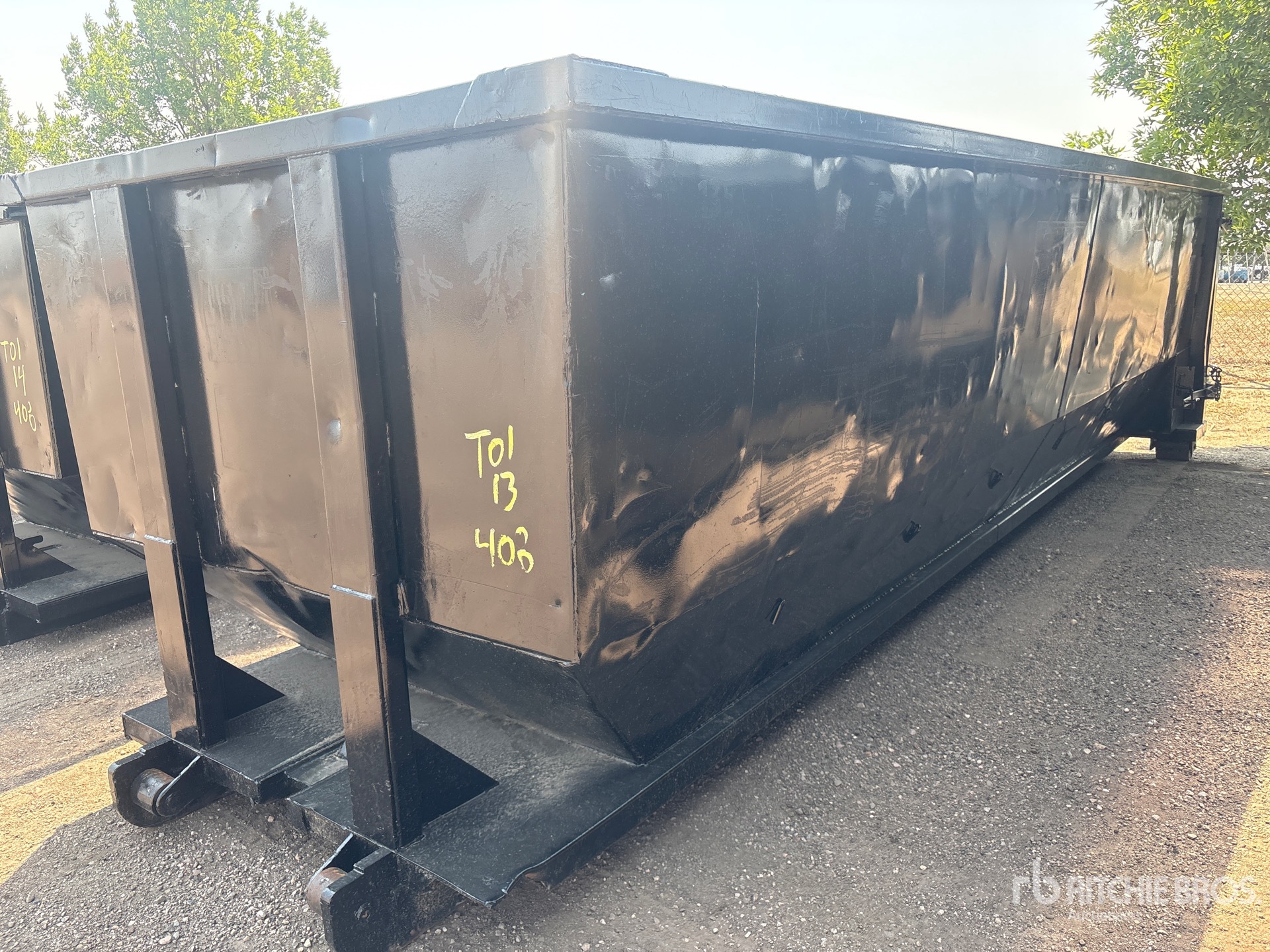 22 ft 30 cyd Roll-Off Container