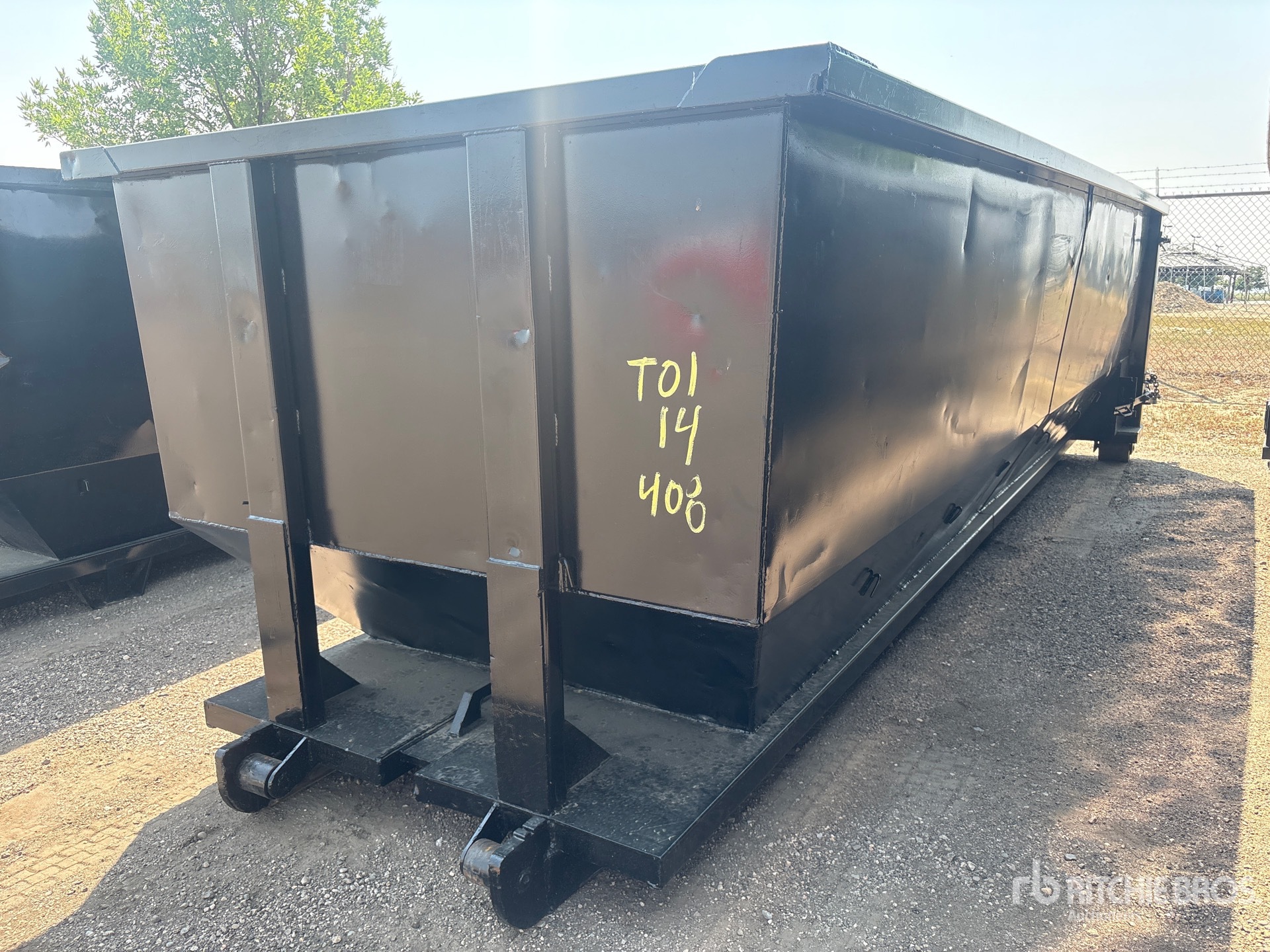22 ft 30 cyd Roll-Off Container