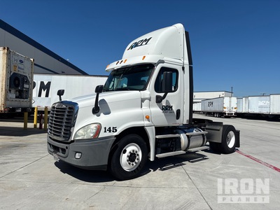 2013 Freightliner Cascadia 125DC 4x2 S/A Day Cab Truck Tractor