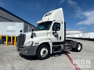 2013 Freightliner Cascadia 125 4x2 S/A Day Cab Truck Tractor