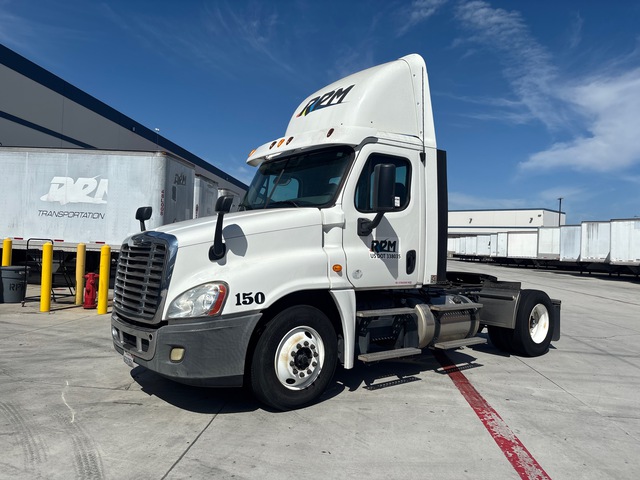 2013 Freightliner Cascadia 125 4x2 S/A Day Cab Truck Tractor