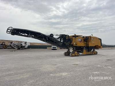 2022 Cat PM822 Tracked Cold Planer