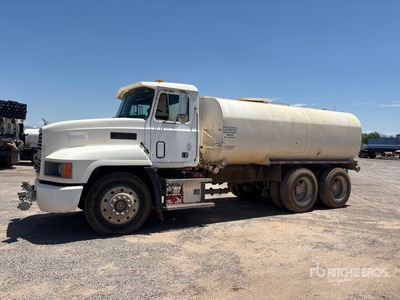 1993 Mack CH613 4000 gal 6x4 Water Truck