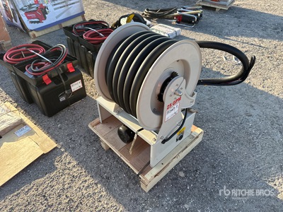 50 ft Diesel fuel Reel w/ 12v Pump Divers - Industriel (Unused)