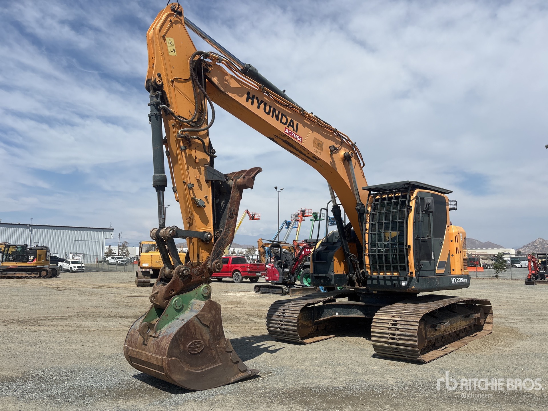 2015 Hyundai HX235LCR Tracked Excavator