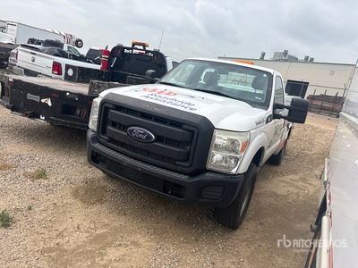 2015 Ford F-350 XL 4x4 Camion utilitaire (Inoperable)