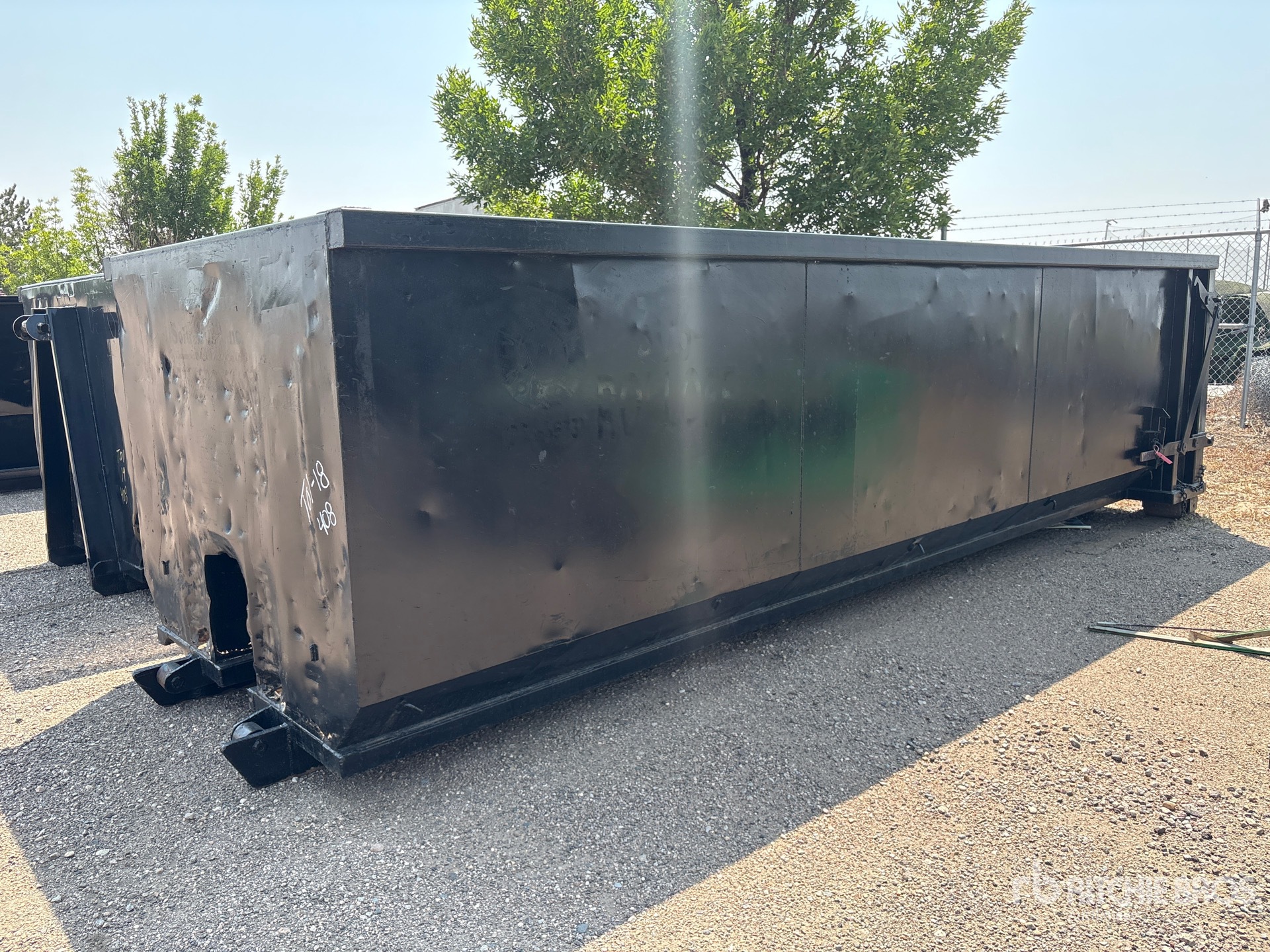 22 ft 30 cyd Roll-Off Container