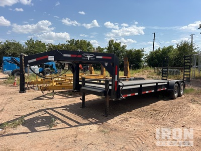 2001 Longhorn 26 ft T/A Gooseneck Equipment Trailer