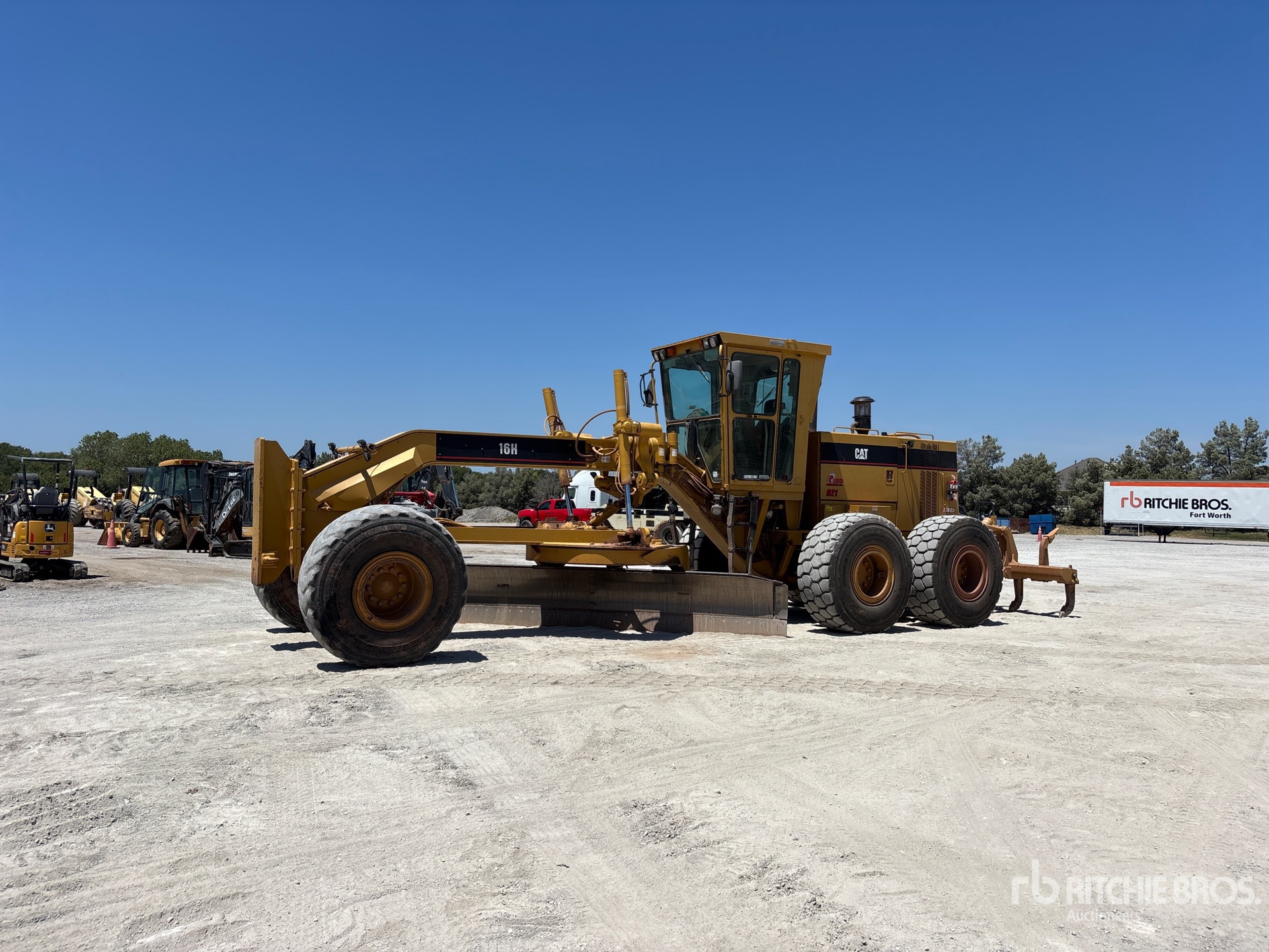 2001 Cat 16H Motor Grader