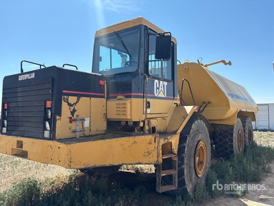 2001 Cat D400E 8000 gal 6x6 Camion-citerne à eau articulé