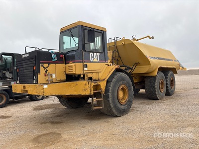 2001 Cat D400E 8000 gal 6x6 Przegubowa ciężarówka do przewozu wody (Inoperable)