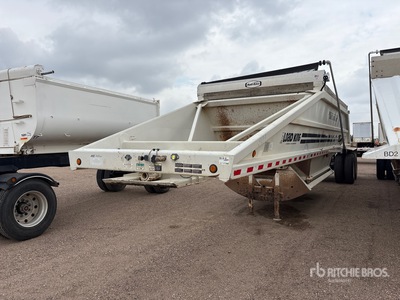 2001 Load King Trailers 2060-40-2 40 ft T/A Belly Dump Trailer