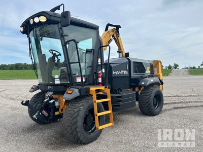 2021 Alamo Industrial Mantis 4142 Mower Tractor