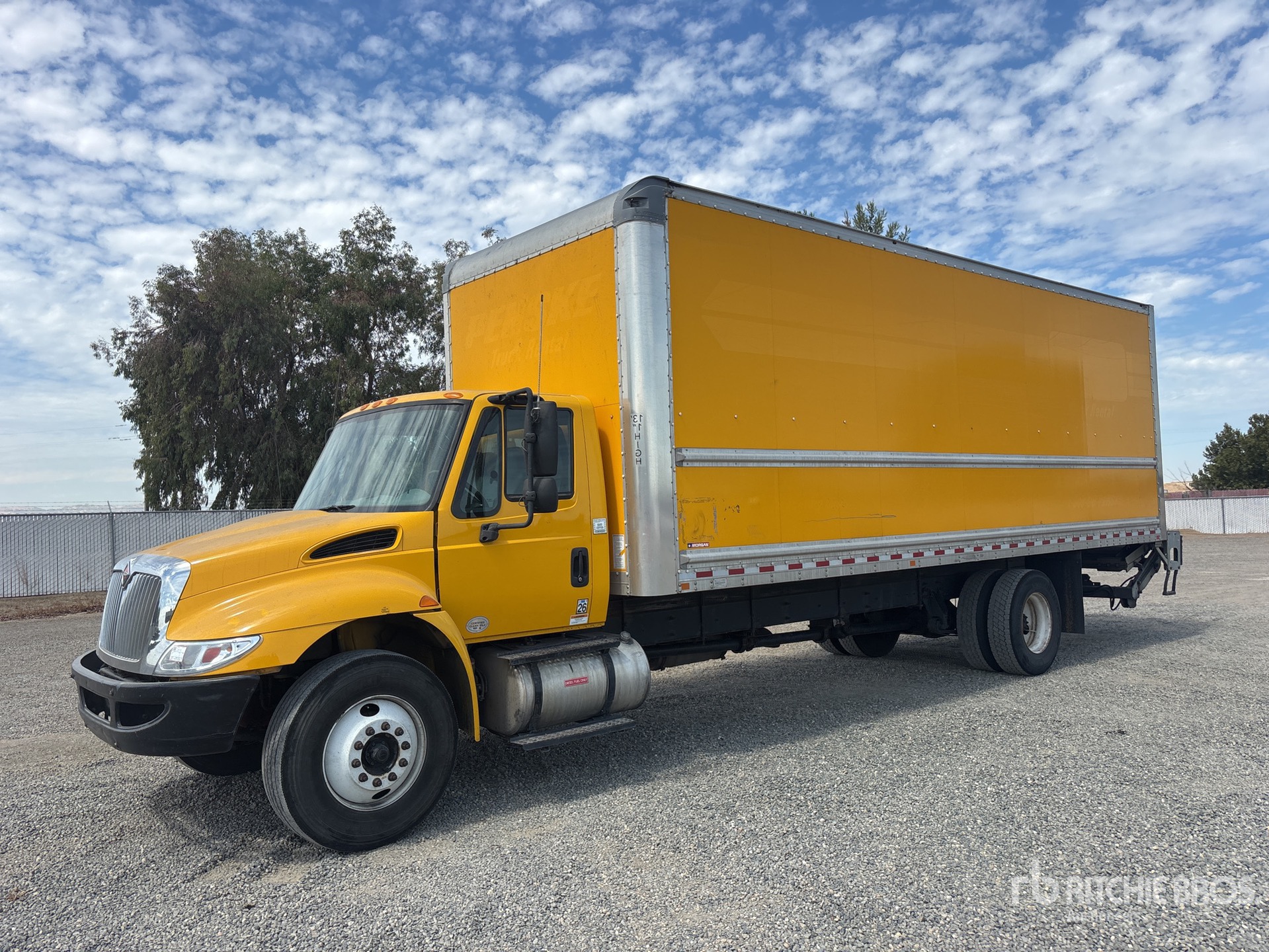2016 International MA025 4x2 Camion fourgon