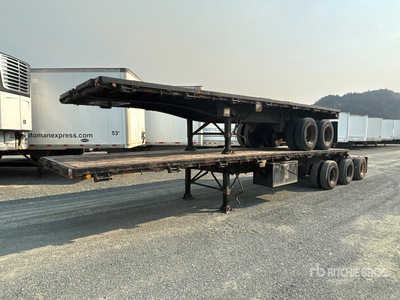 2006 Lode King 32 ft Tri/A Lead Flatbed Trailer