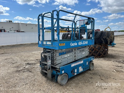 4x4 Electric Scissor Lift