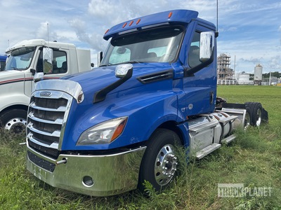 2020 Freightliner Cascadia 6x4 T/A Day Cab Truck Tractor
