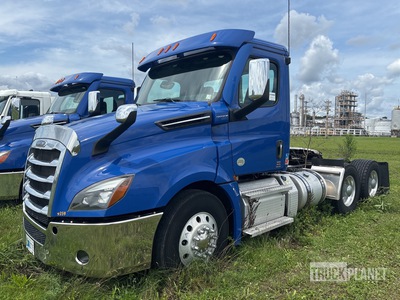2020 Freightliner Cascadia 6x4 T/A Day Cab Truck Tractor (Inoperable)