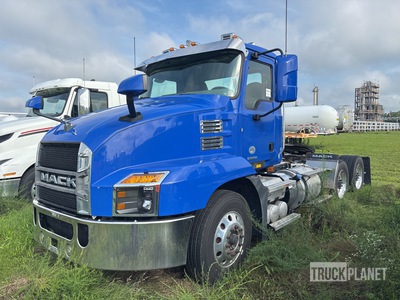 2020 Mack CXU613 6x4 T/A Day Cab Truck Tractor