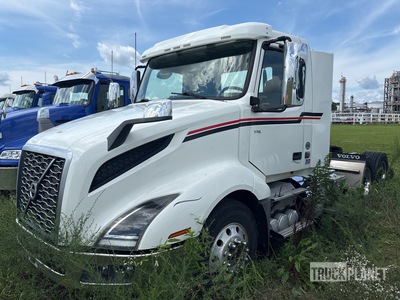 2019 Volvo VNL 6x4 T/A Day Cab Truck Tractor