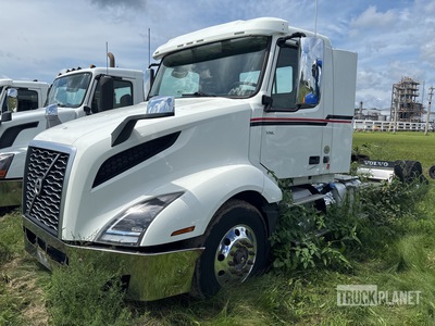 2019 Volvo VNL 6x4 تراكتور شاحنة نهارية (ثنائية المحور)