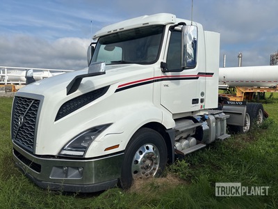 2019 Volvo VNL 6x4 T/A Day Cab Truck Tractor