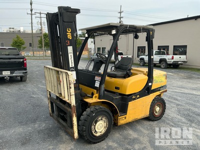 2017 Yale GDP080VXNKAV098 8000 lb Pneumatic Tire Heftruck