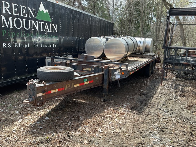 2013 PJ  T/A Equipment Trailer