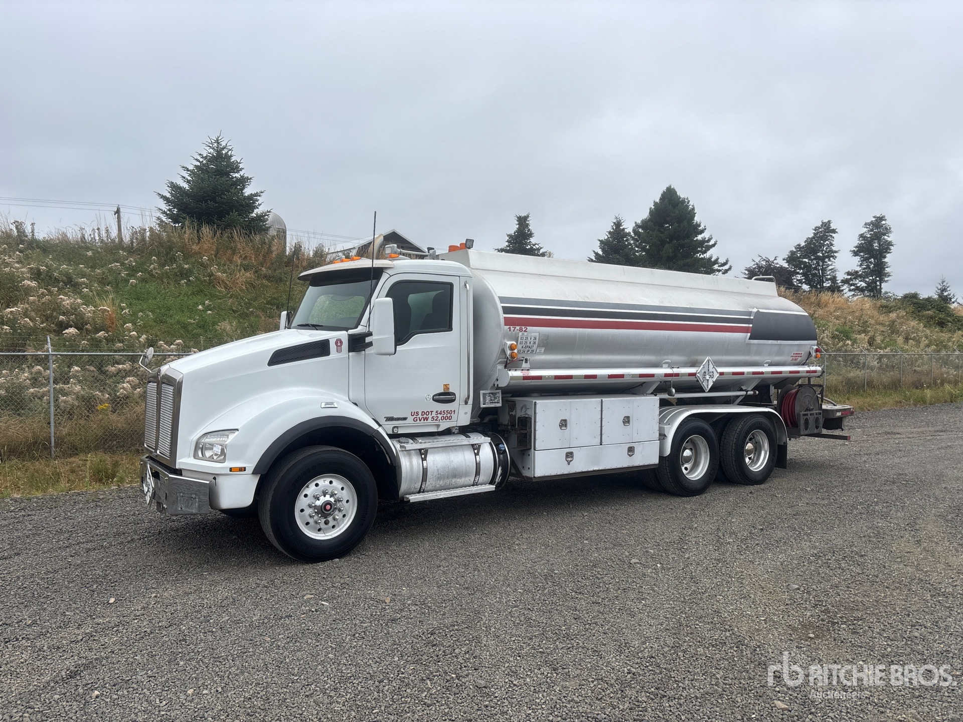 2017 Kenworth T880 4630 gal 6x4 Fuel Truck