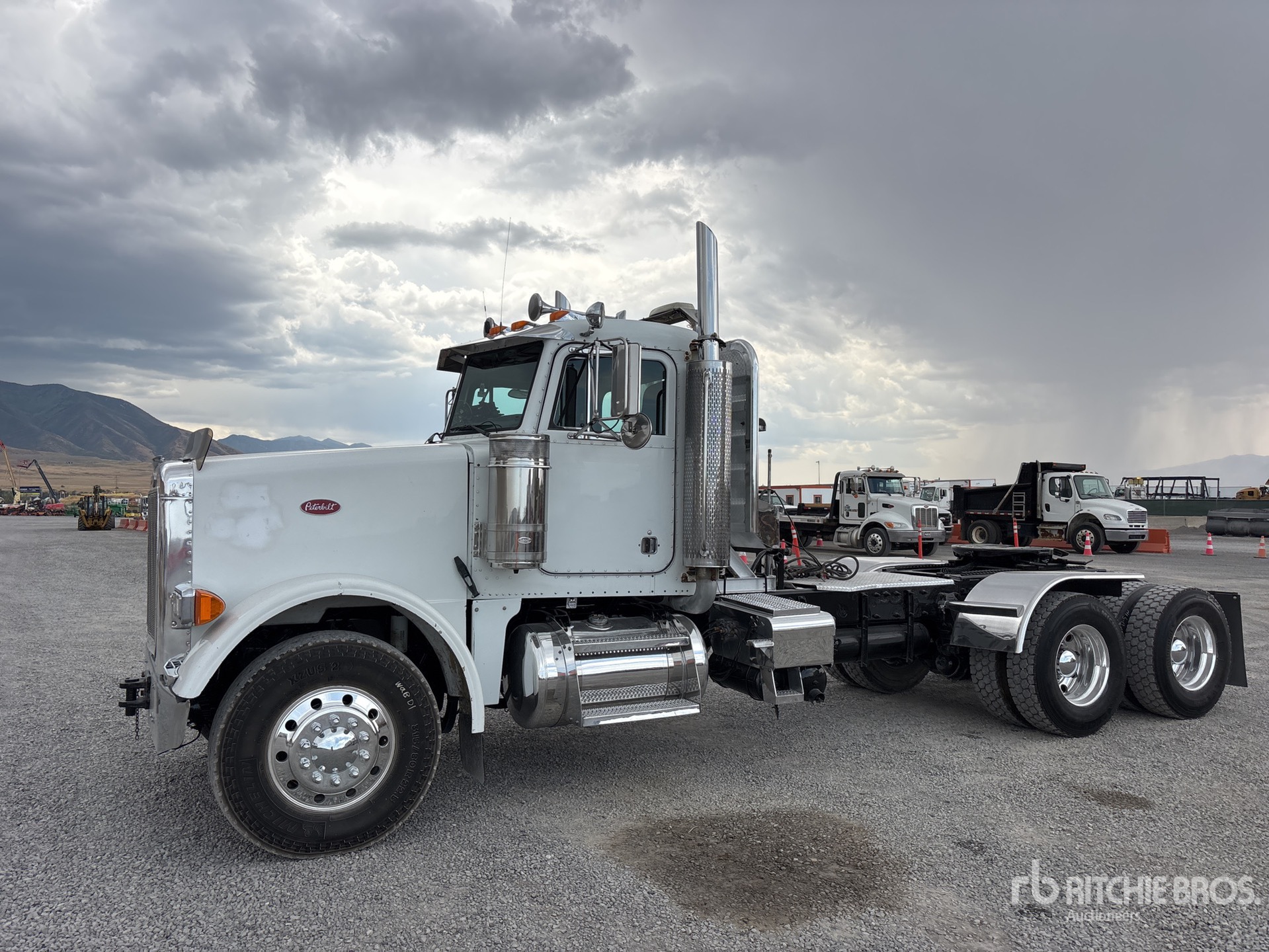 2004 Peterbilt 378 6x4 Heavy Haul T/A Day Cab Truck Tractor